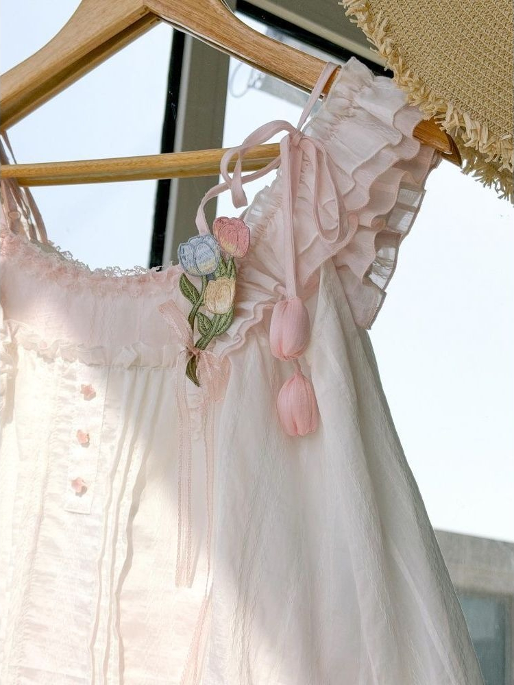 طقم نسائي من قطعتين بتصميم كاو - مراجعة Lace Trim Cami وسعره
